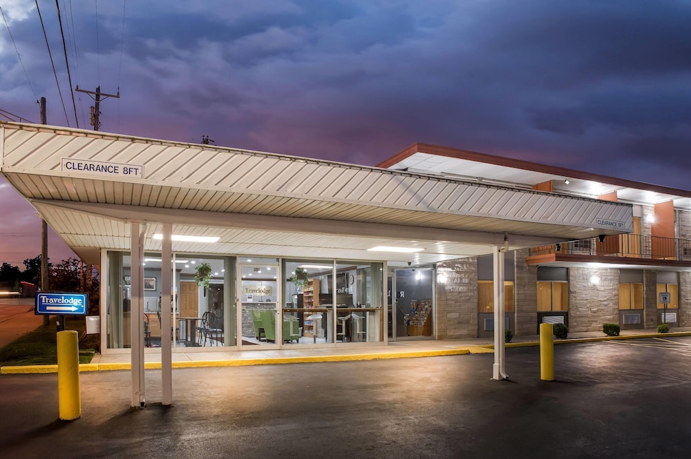 Travelodge By Wyndham Bloomington 4/62