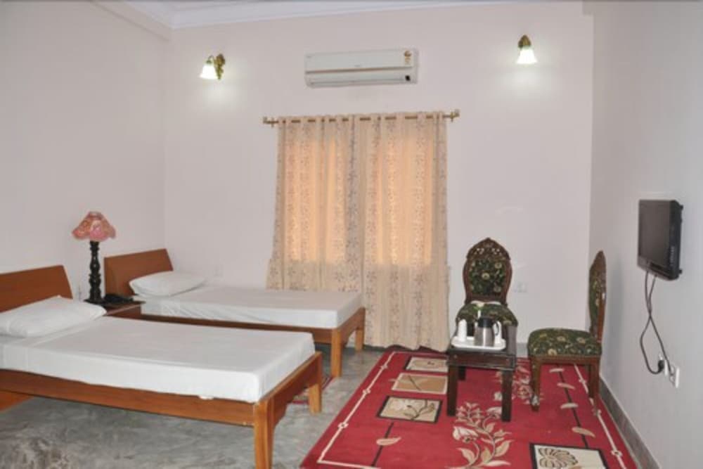 Hotel Satyam Palace 28/56