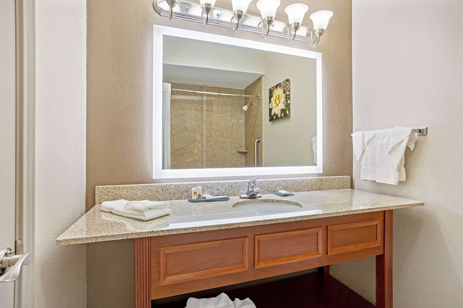 La Quinta Inn & Suites by Wyndham Fairfield TX 58/58