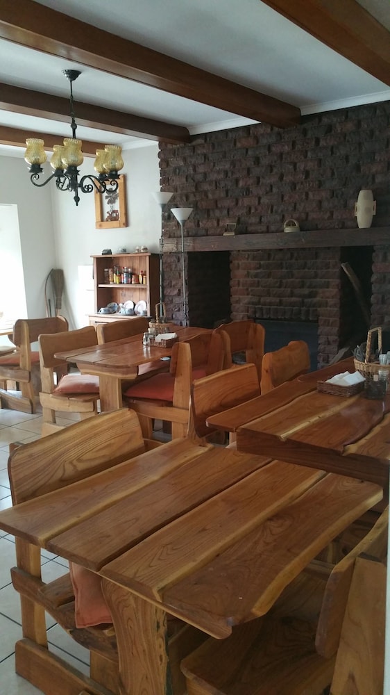Flintstones Guest House Fourways 36/50
