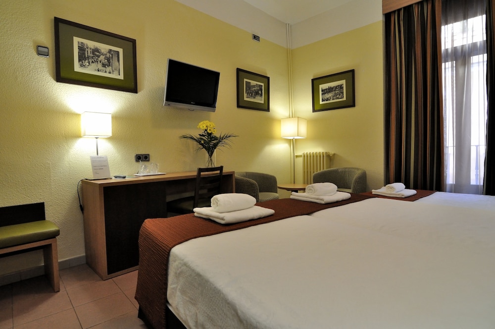 Hostal Ballesta 14/69