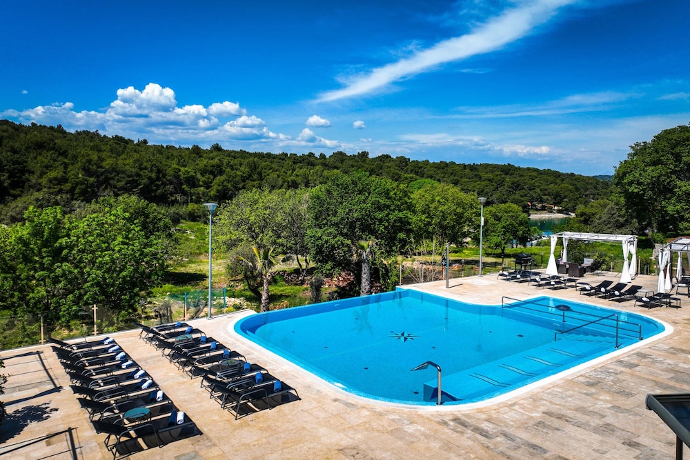 Premantura Resort 30/50