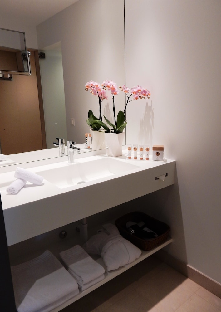 Modern Times Hotel, Vevey, A Tribute Portfolio Hotel 34/79