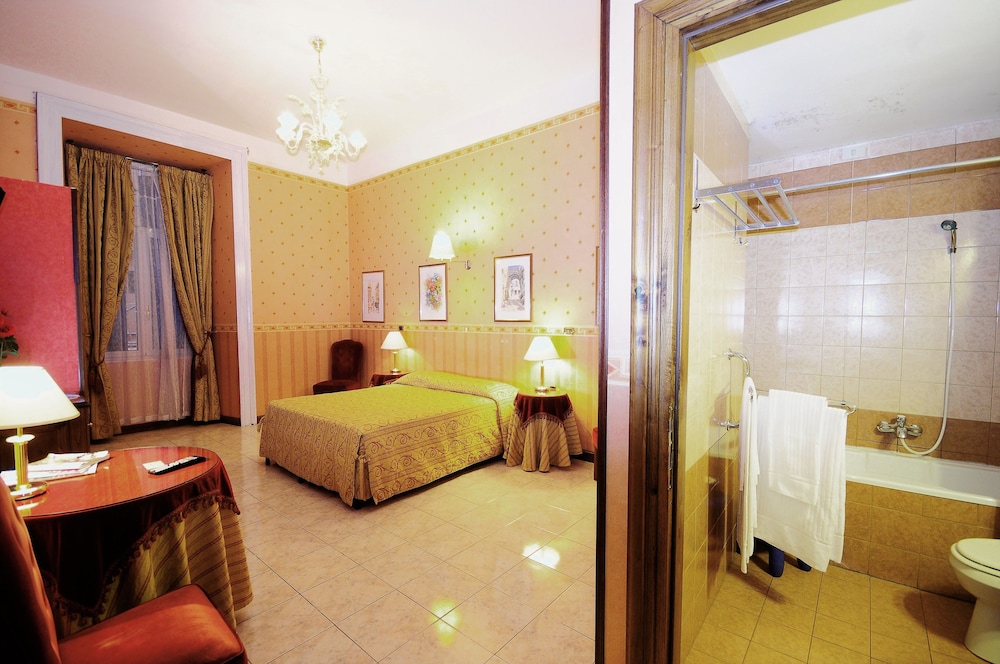 Hotel Sweet Home 11/49