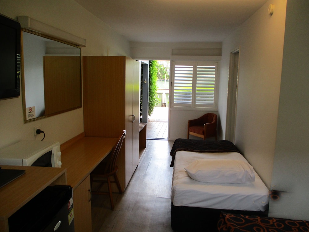 Room, 1 Queen and 1 Single Bed, Pet Friendly