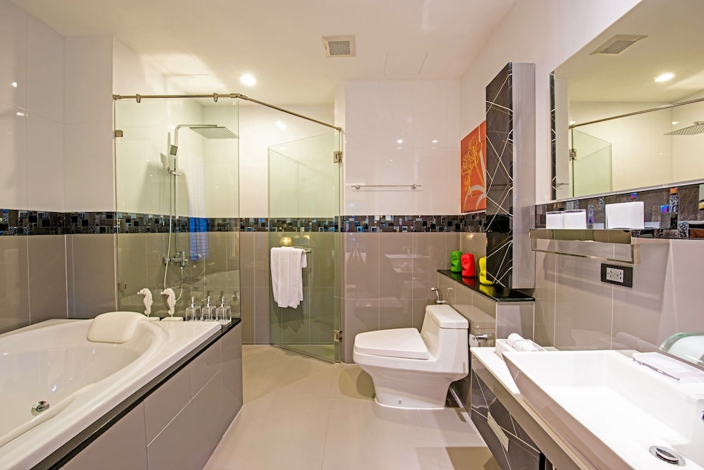 Chalong Miracle Lakeview Resort & Spa 95/100