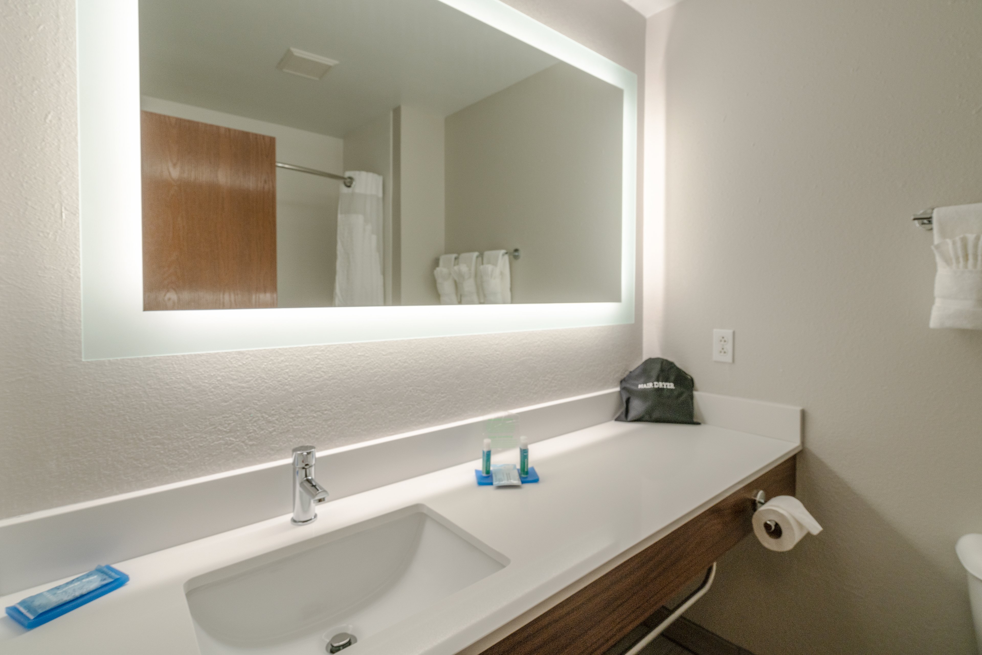 Holiday Inn Express Hotel Suites Elkins 59/60
