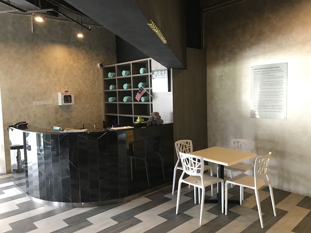 Sky D'Mont Suites 7/50