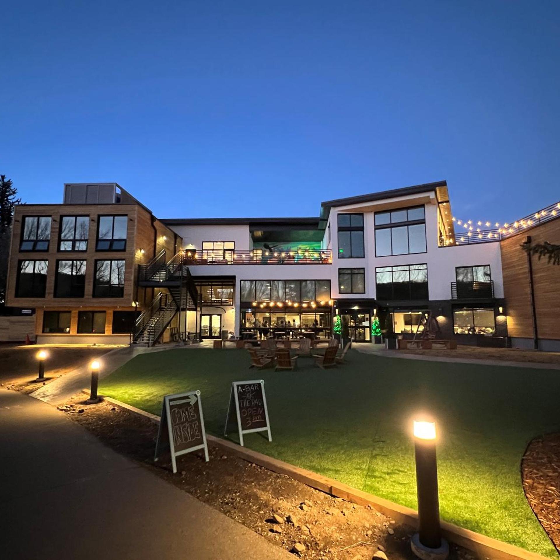 The Block Hotel & Commons 47/50