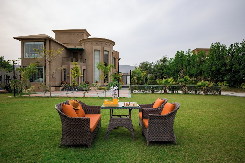 ELIVAAS Noah's Ark 3BHK Villa with Pvt Pool, Garden and Gazebo 59/64