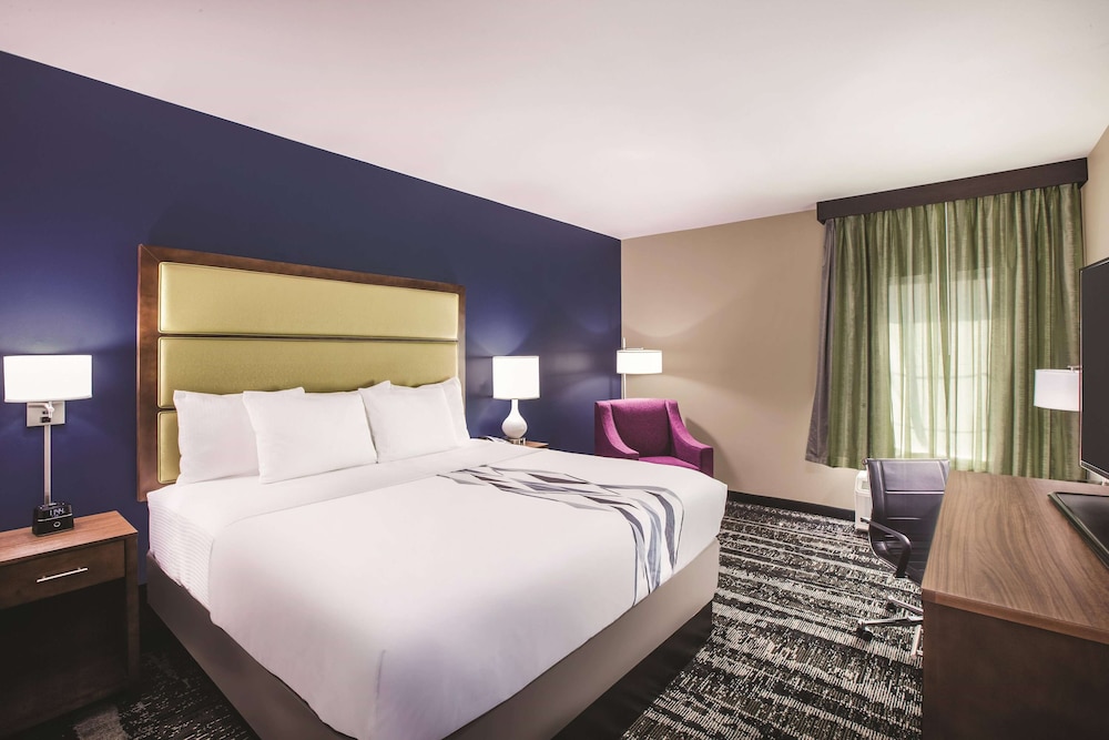 جناح استوديو ديلوكس بسرير كينج، La Quinta Inn & Suites by Wyndham Baton Rouge - Port Allen 2/5
