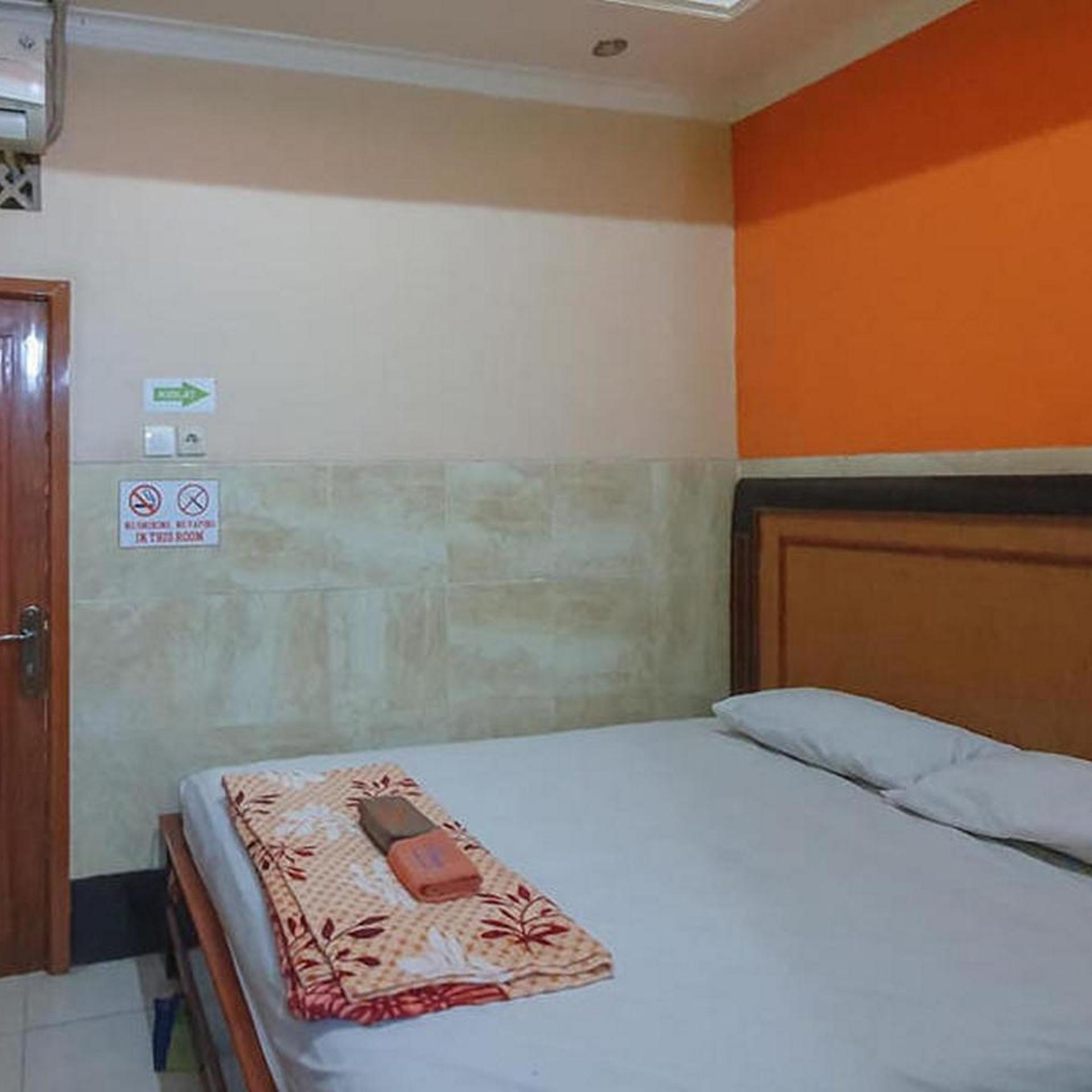 OYO 3727 Homestay Gayatri Sawojajar 23/57
