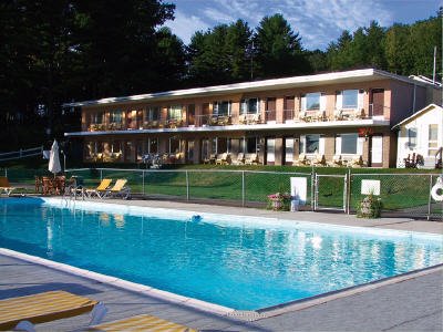 Half Moon Motel And Cottages 7/50