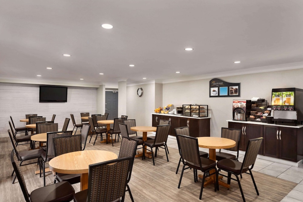Days Inn By Wyndham Kelowna 27/37