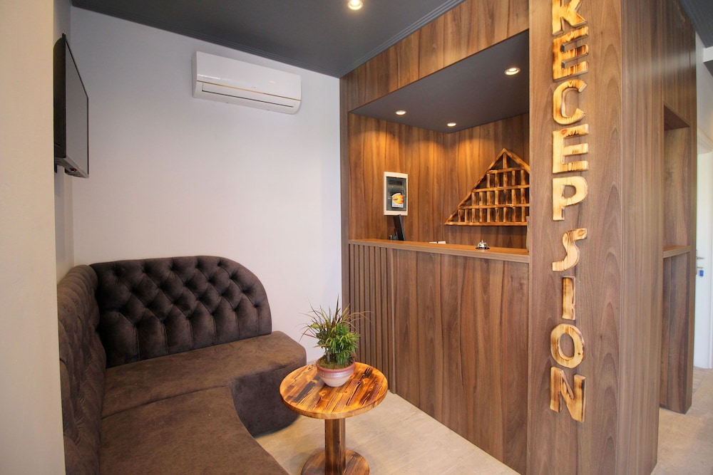 Hotel Piramida 6/50