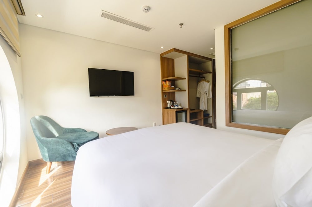 The Tahiti Beach Hotel Phu Quoc 8/21