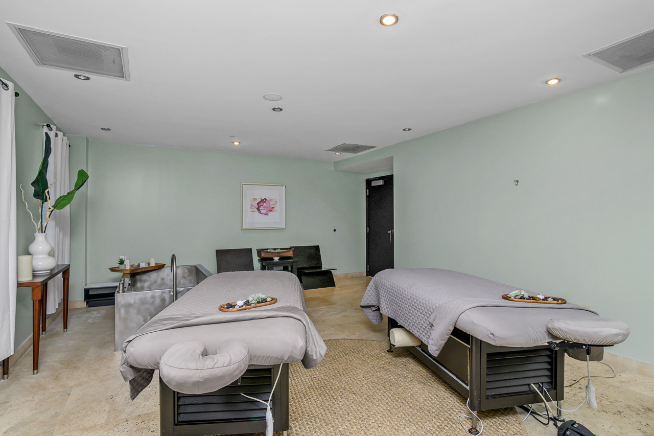 Private Residences At the Atlantic Resort And Spa 54/62