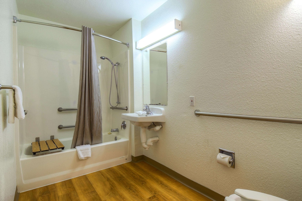 Motel6 Chula Vista, CA - San Diego 50/51