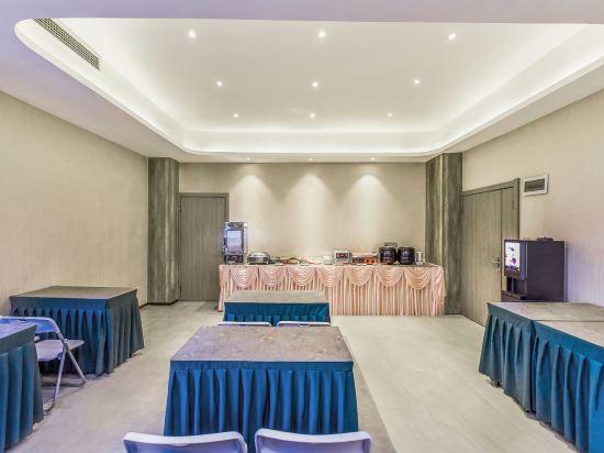 7 days premium hotel (Kaizhou District Government Plaza, Chongqing) 30/47