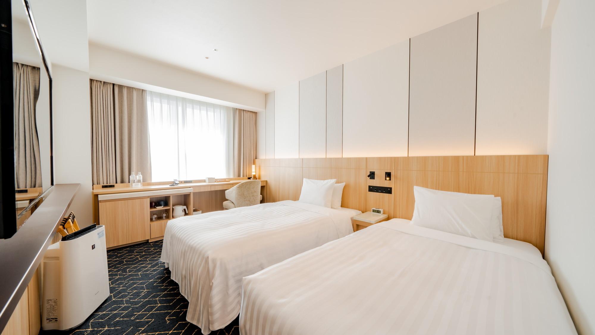 Hollywood, Standard, Twin Beds