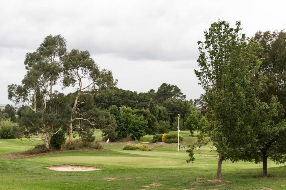 ABODE NARRABUNDAH 67/71