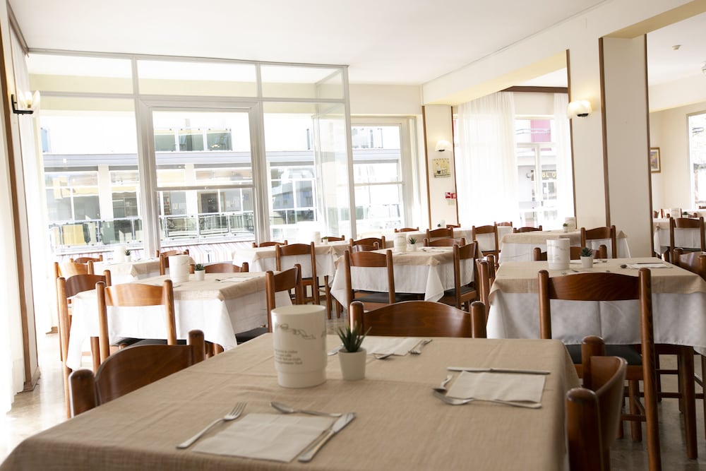 Hotel Ischia 60/65