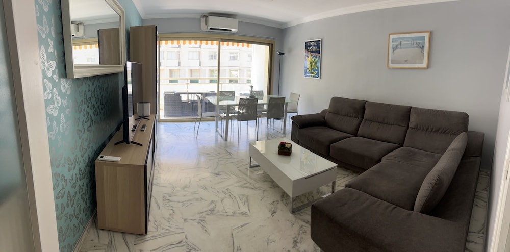 Hotel De Provence 46/70