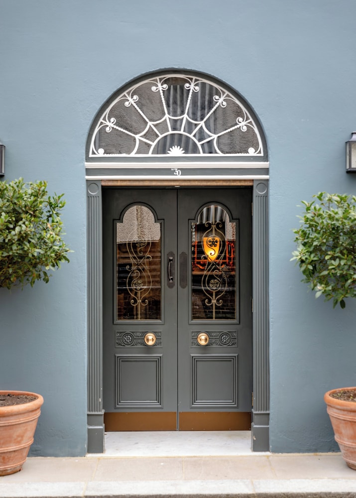 No 30 Knightsbridge 9/53