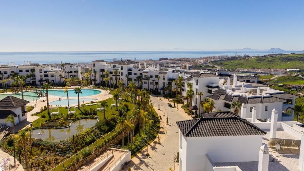 ESTEPONA HOLIDAY HILLS 47/50