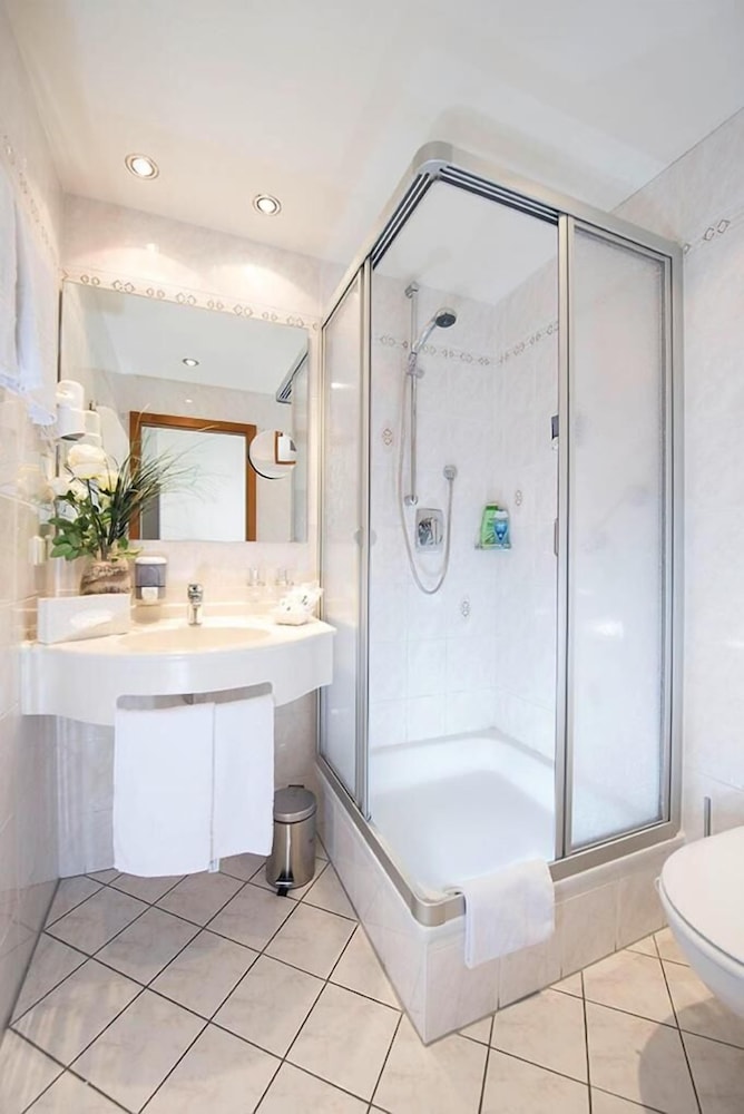 Hotel Schweizer-Hof Baden Baden 25/26