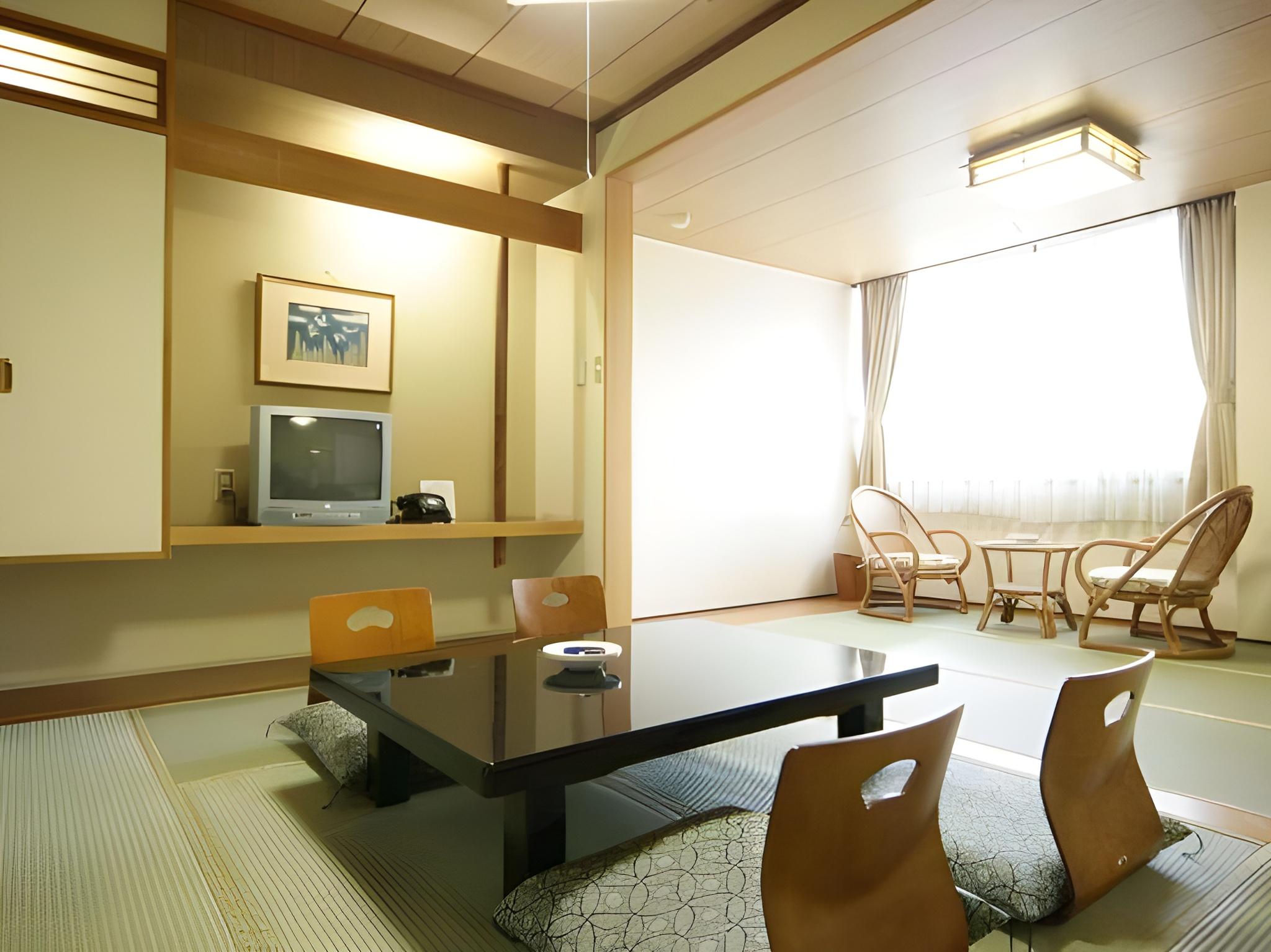 Japanese or Western Style, Room Assigned on Arrival, Smoking