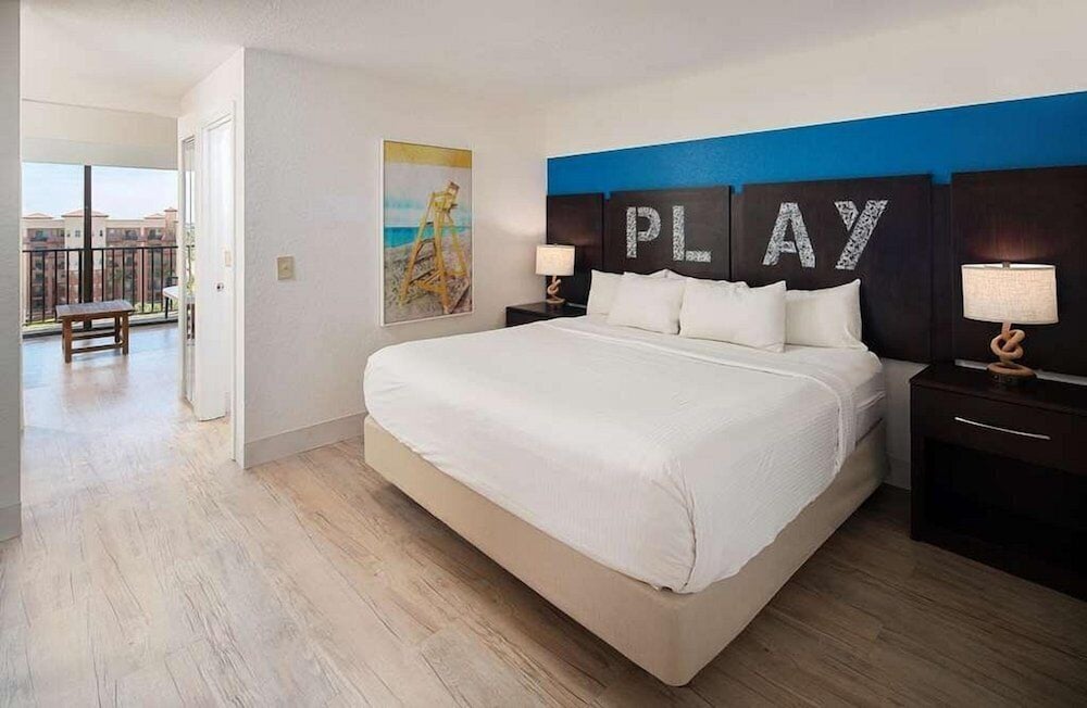 Resort, Queen Bed