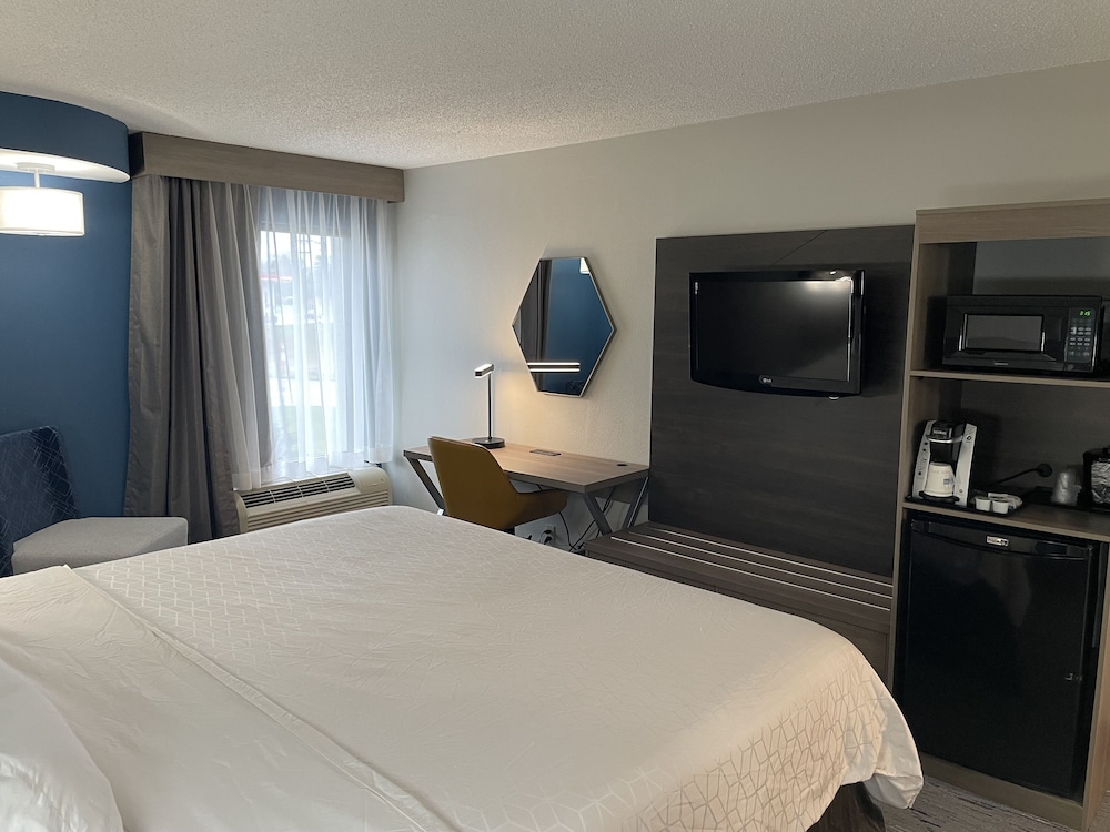 Holiday Inn Express Burlington 16/79