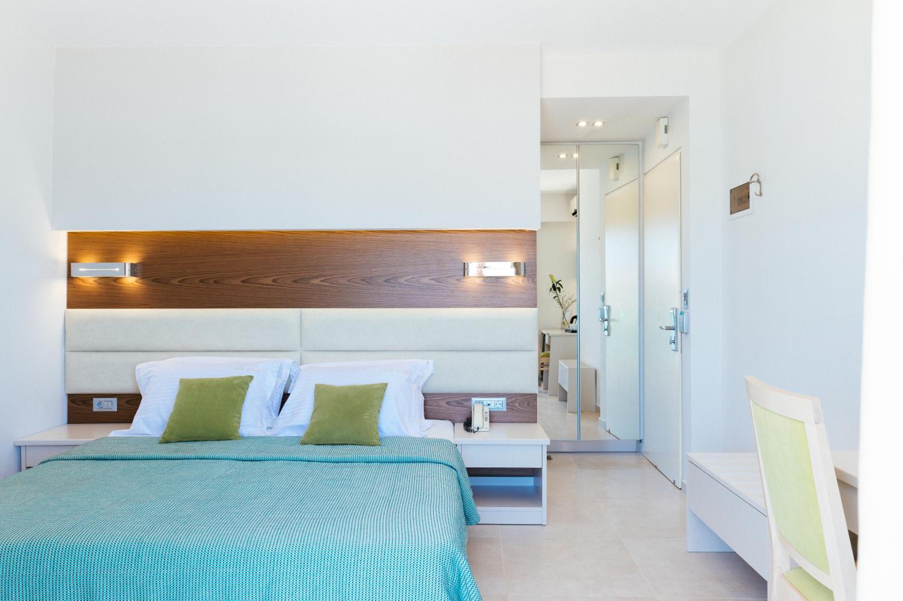 Room, Double or Twin Bed, Sea View, Elounda Akti Olous Hotel - Adults Only 4/10