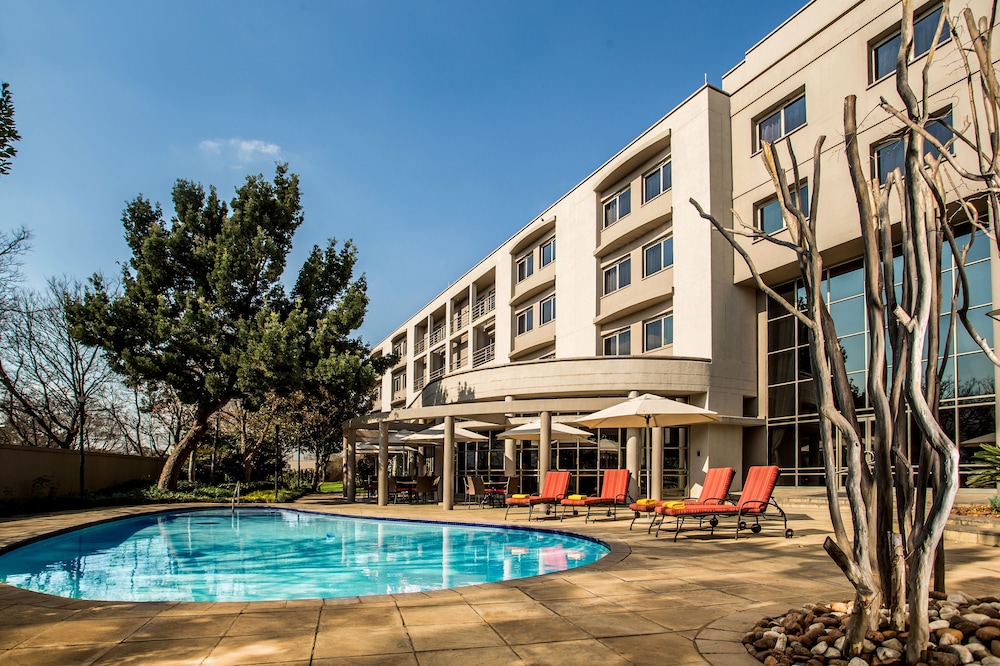 Garden Court Eastgate 8/34