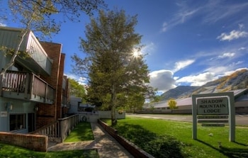Shadow Mountain Lodge 61/68