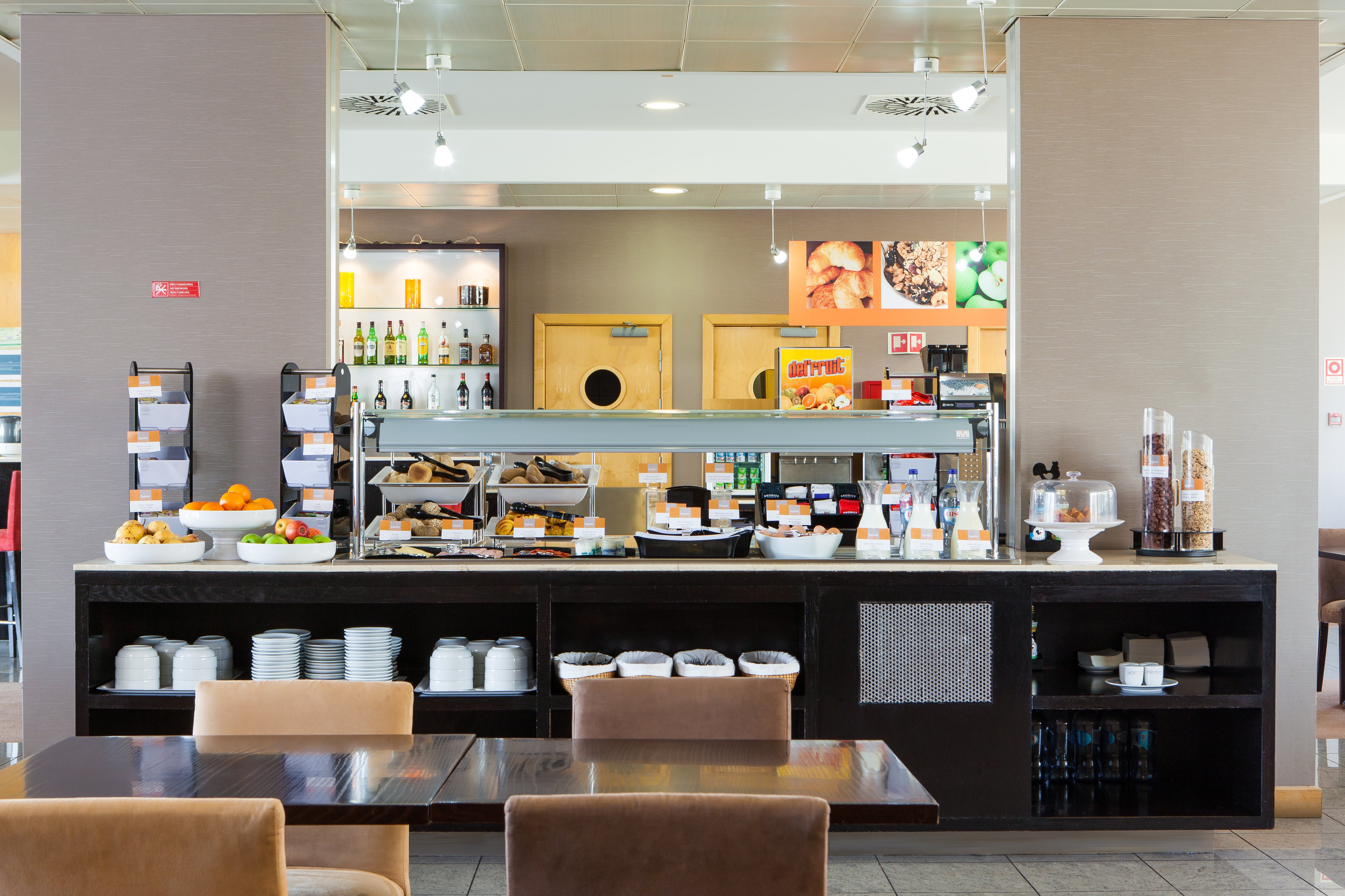 HOLIDAY INN EXPRESS LISBON-OEIRAS 28/40