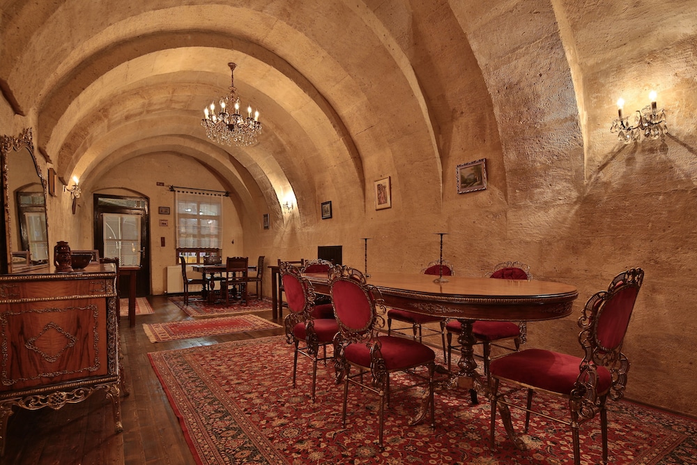 Elif Stone House 53/63