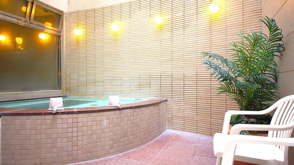 Hotel Claiton Shin-Osaka 30/50