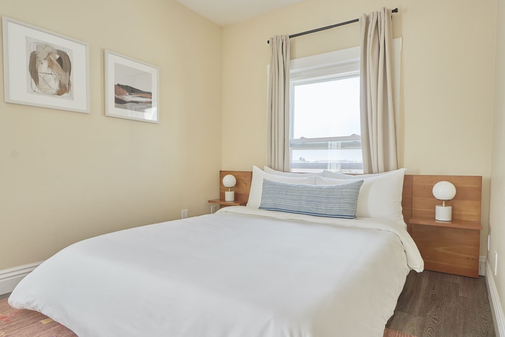 PREMIUM, SUITE, QUEEN BED