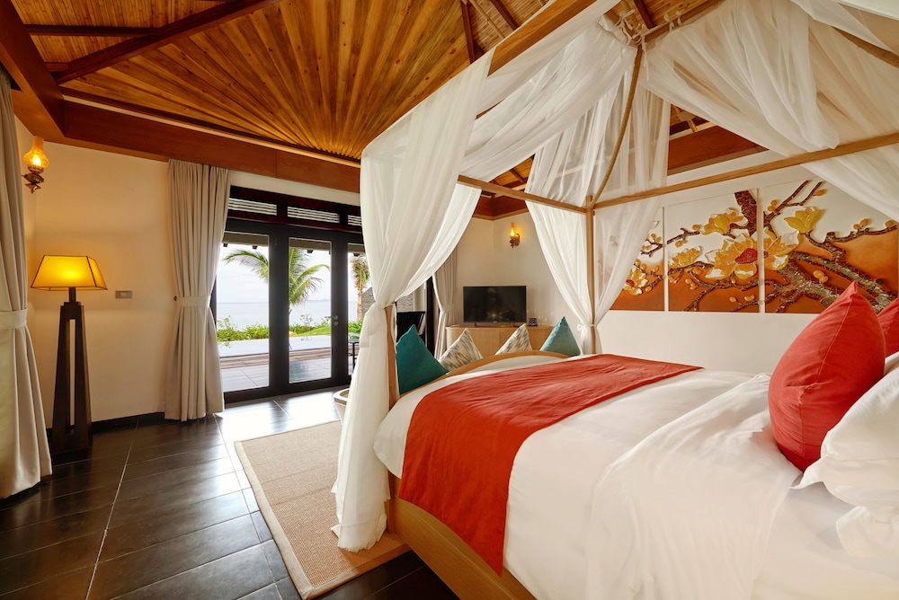 1 Bedroom, Pool, Villa, King Bed, Ocean View