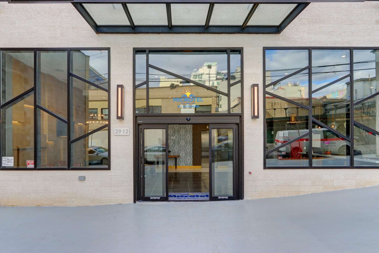 Microtel Inn By Wyndham Long Island City 8/60