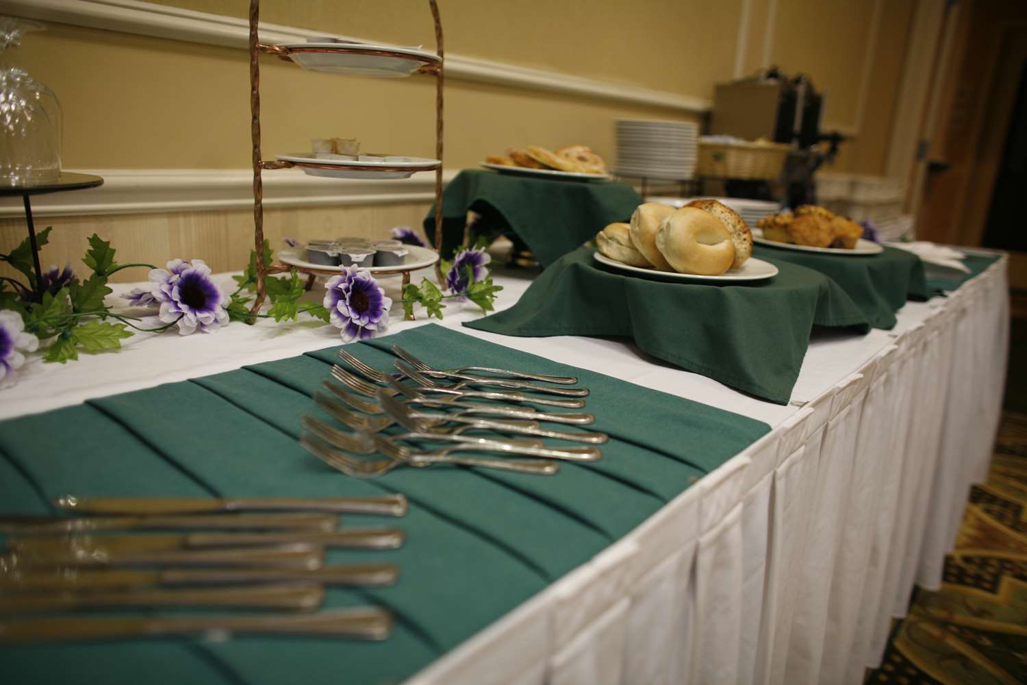 restaurant cafeteria