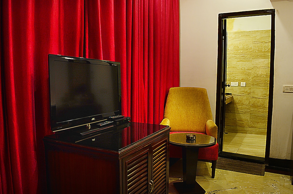 Hotel Emperor Palms 55/63