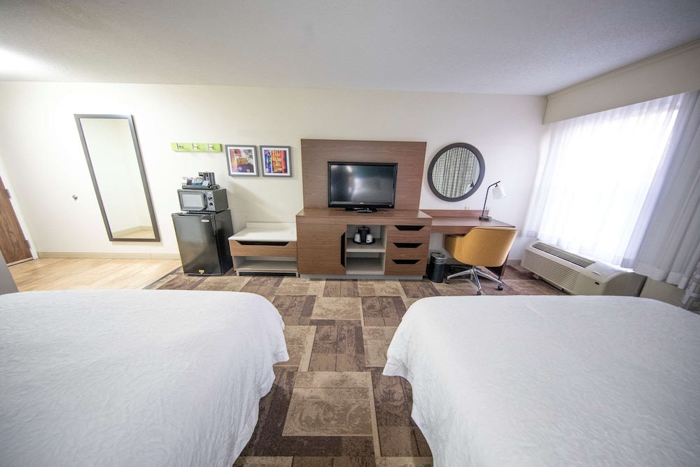 Hampton Inn Hutchinson 11/40