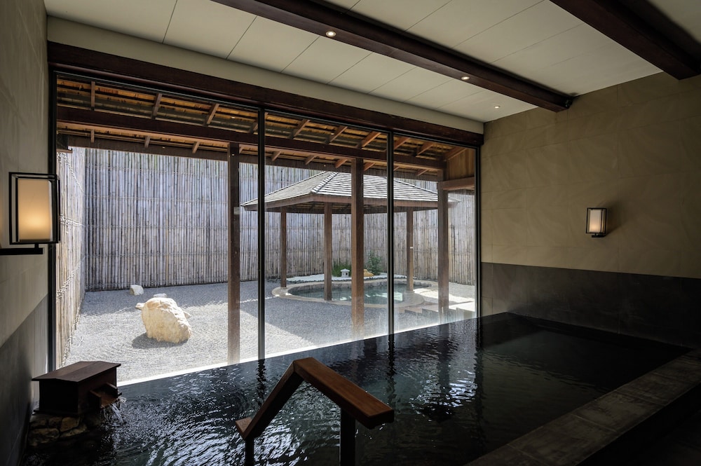 ONSEN @ MONCHAM 33/65