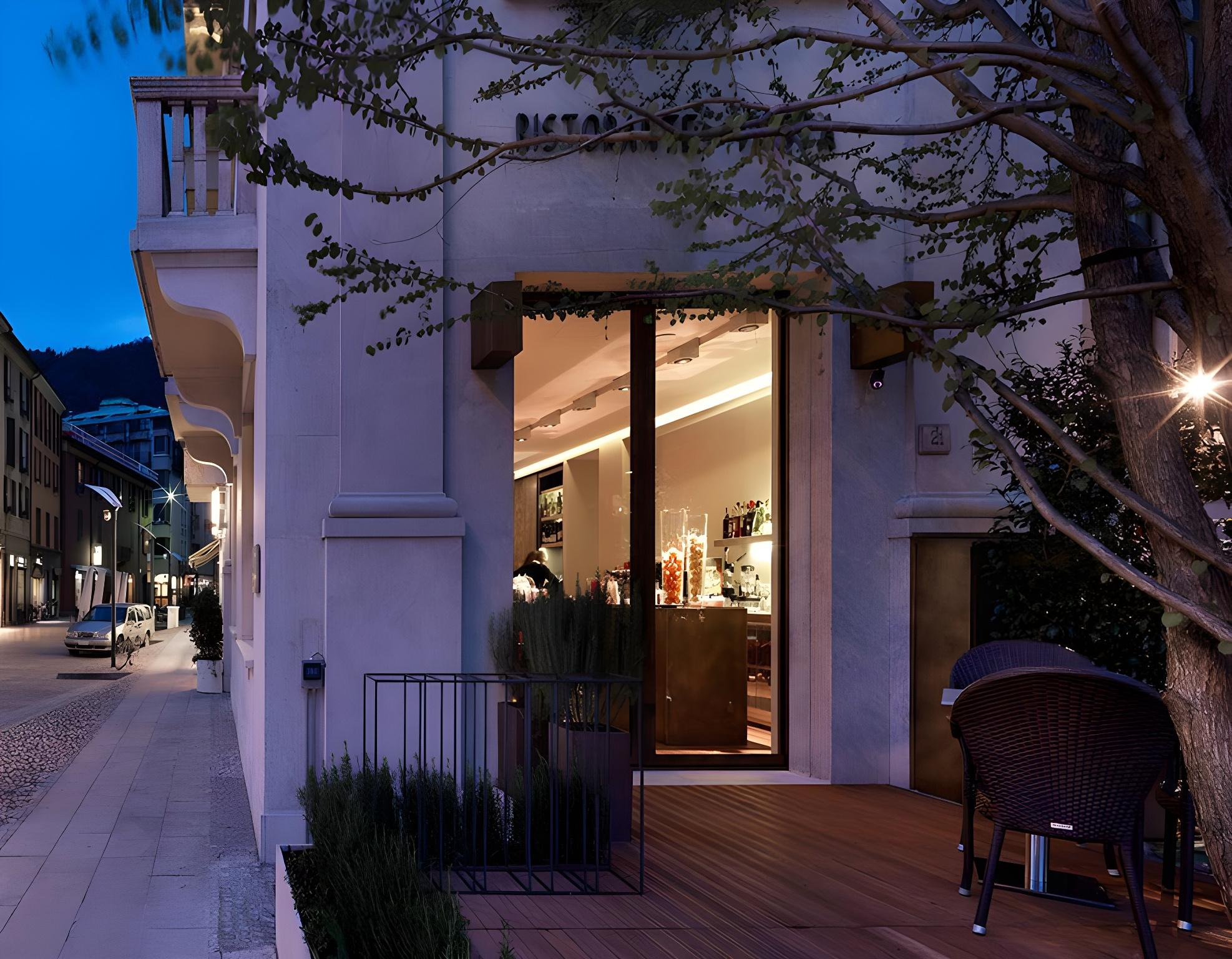 Posta Design Hotel in COMO