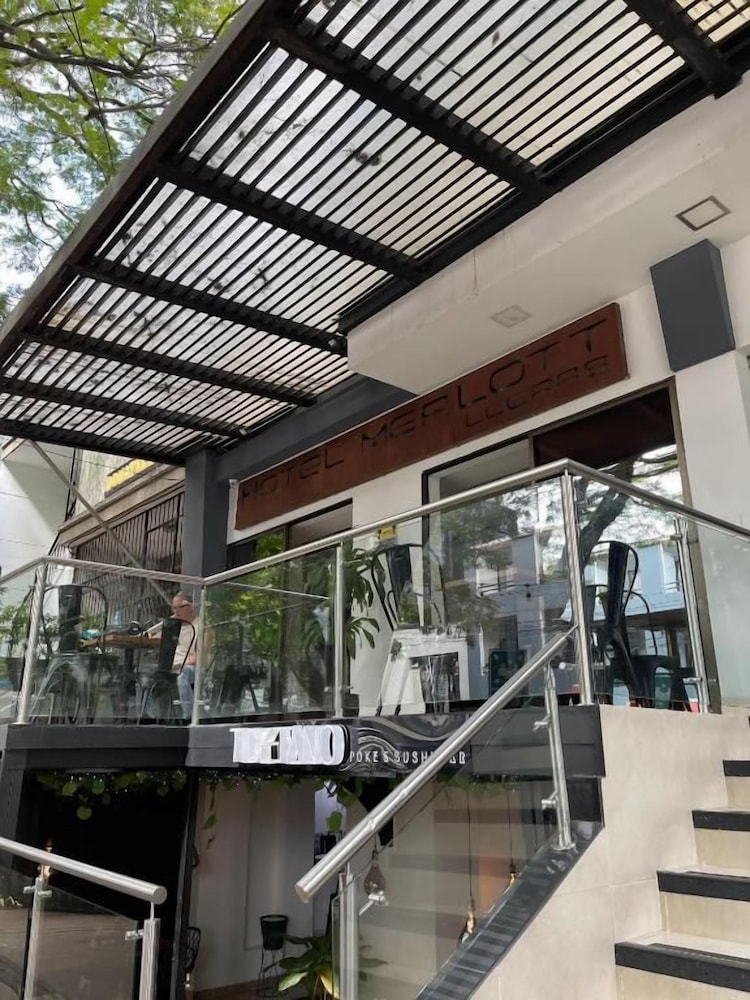 Hotel Merlott Lleras 2/48