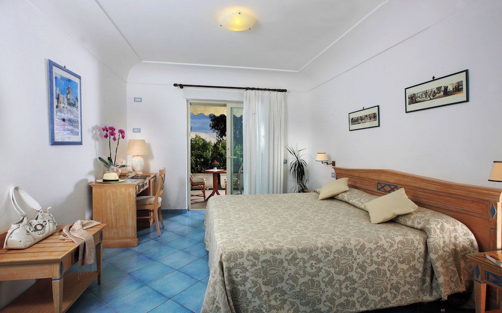 SUPERIOR, DOUBLE OR TWIN BED, GARDEN VIEW, TERRACE