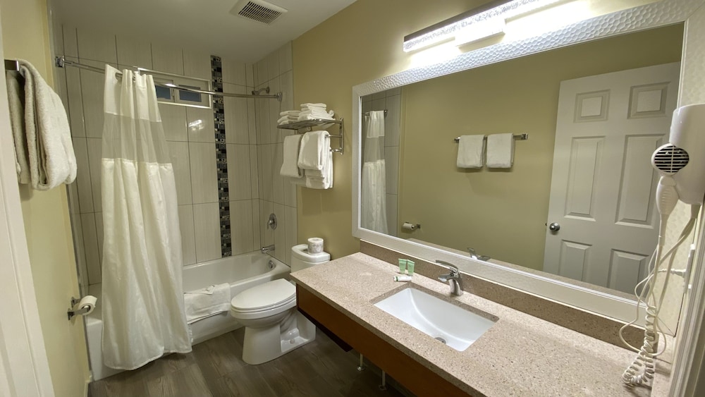 Sahara Courtyard Inn 66/70